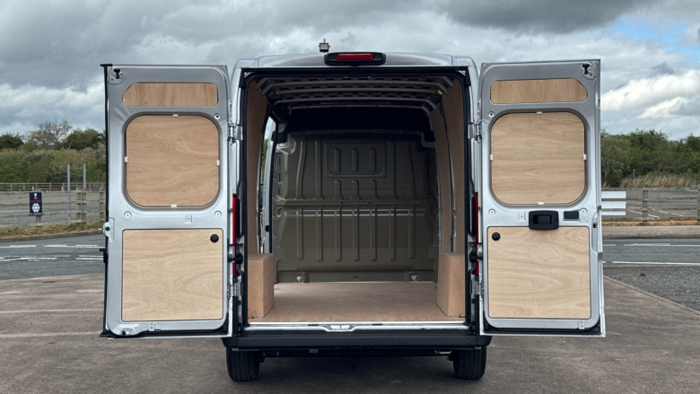 Citroen Relay 3500 L3 Diesel 2.2 BlueHDi 140 H2 Van Enterprise